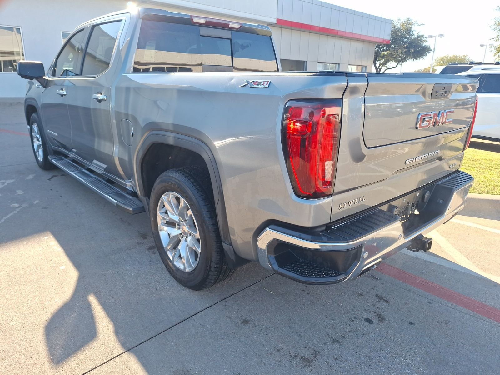 Used 2020 GMC Sierra 1500 SLT image 4