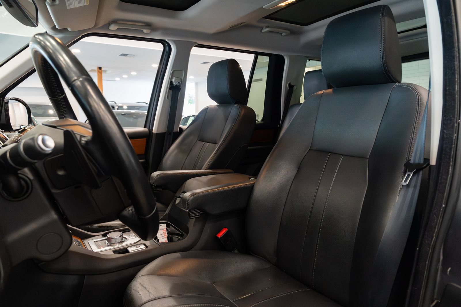 Used 2014 Land Rover LR4 HSE AWD/4WD image 14