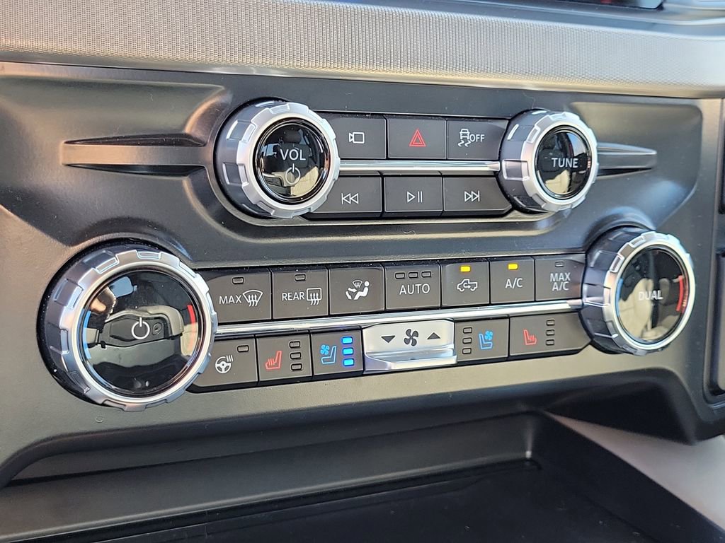 Used 2026 Ford F350 Platinum w/ Platinum Plus Package image 25