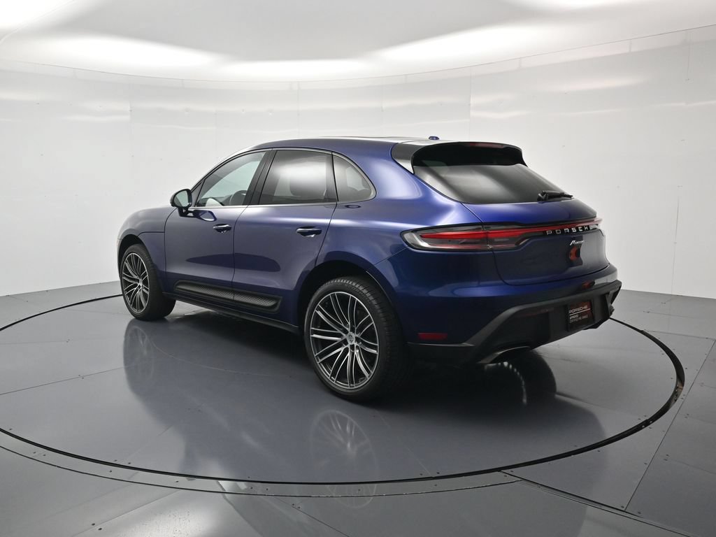 Certified 2024 Porsche Macan AWD/4WD image 3