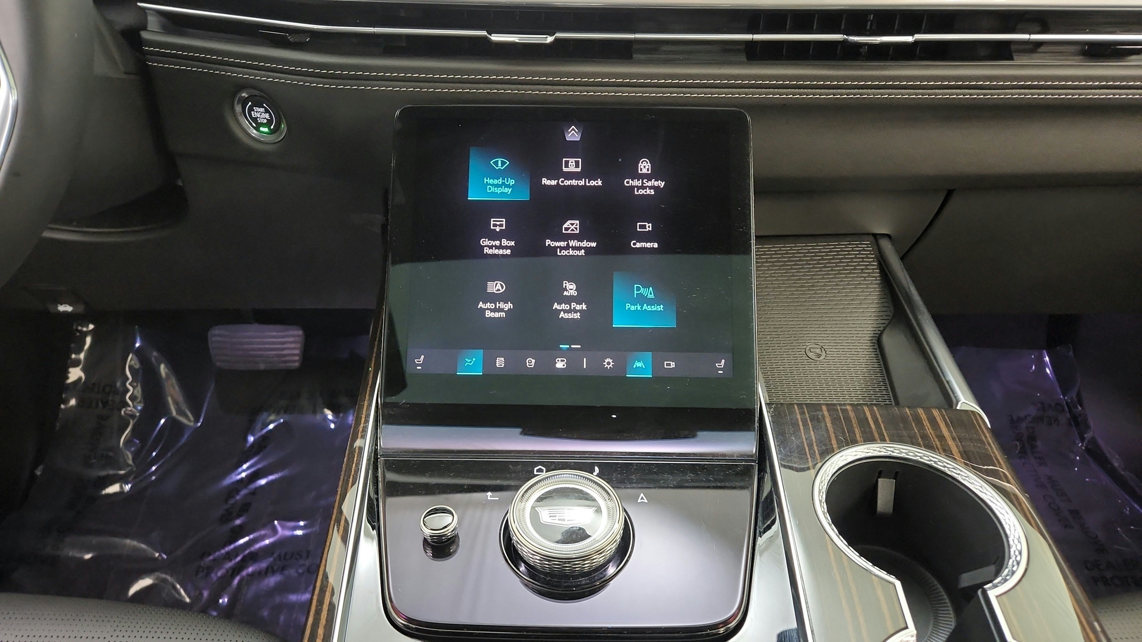 Used 2026 Cadillac Escalade Luxury w/ LPO, Floor Liner Package AWD/4WD image 25