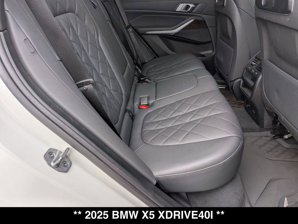 Certified 2025 BMW X5 xDrive40i w/ Parking Assistance Package AWD/4WD image 27