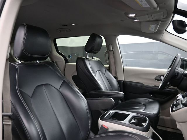 Used 2024 Chrysler Pacifica Limited FWD image 24