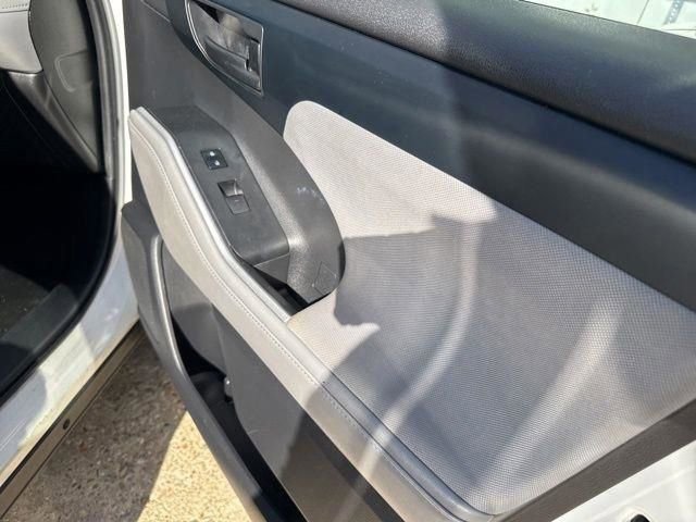 Used 2022 Toyota Highlander LE image 23