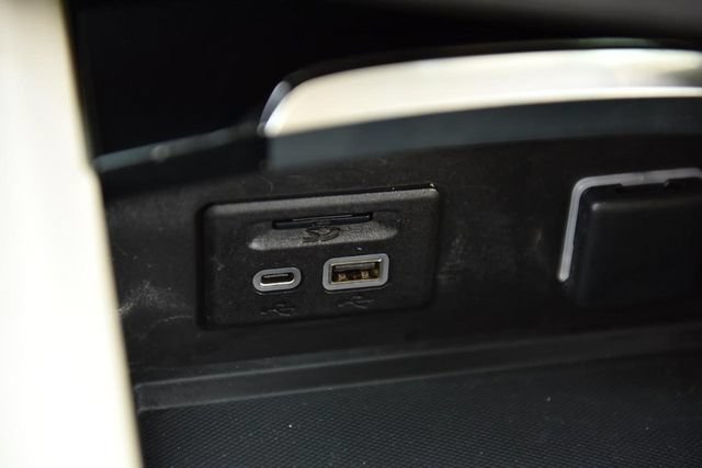 Used 2021 Buick Envision Essence w/ Technology Package I FWD image 20