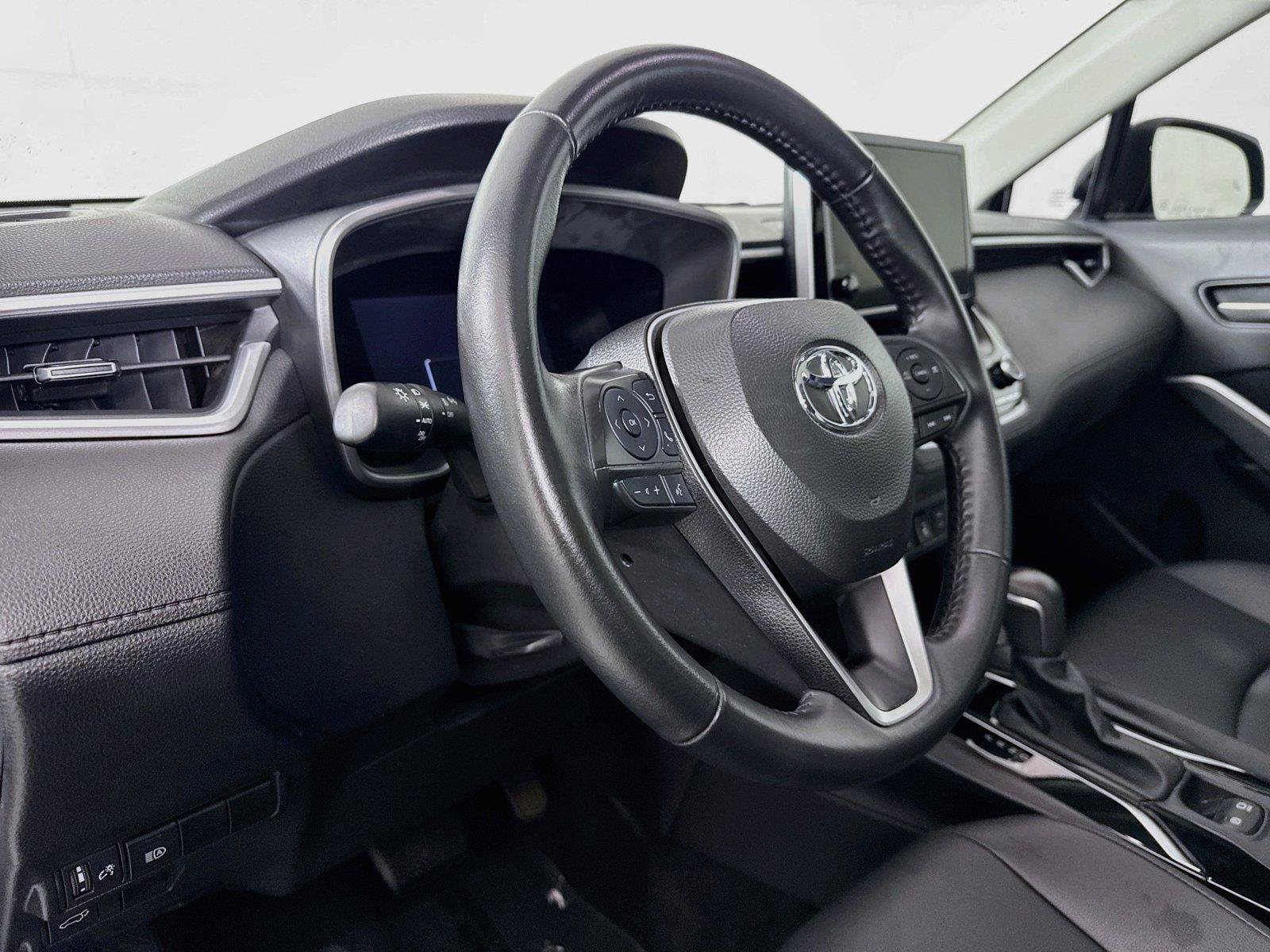 Certified 2025 Toyota Corolla Cross XLE w/ Convenience Package AWD/4WD image 4