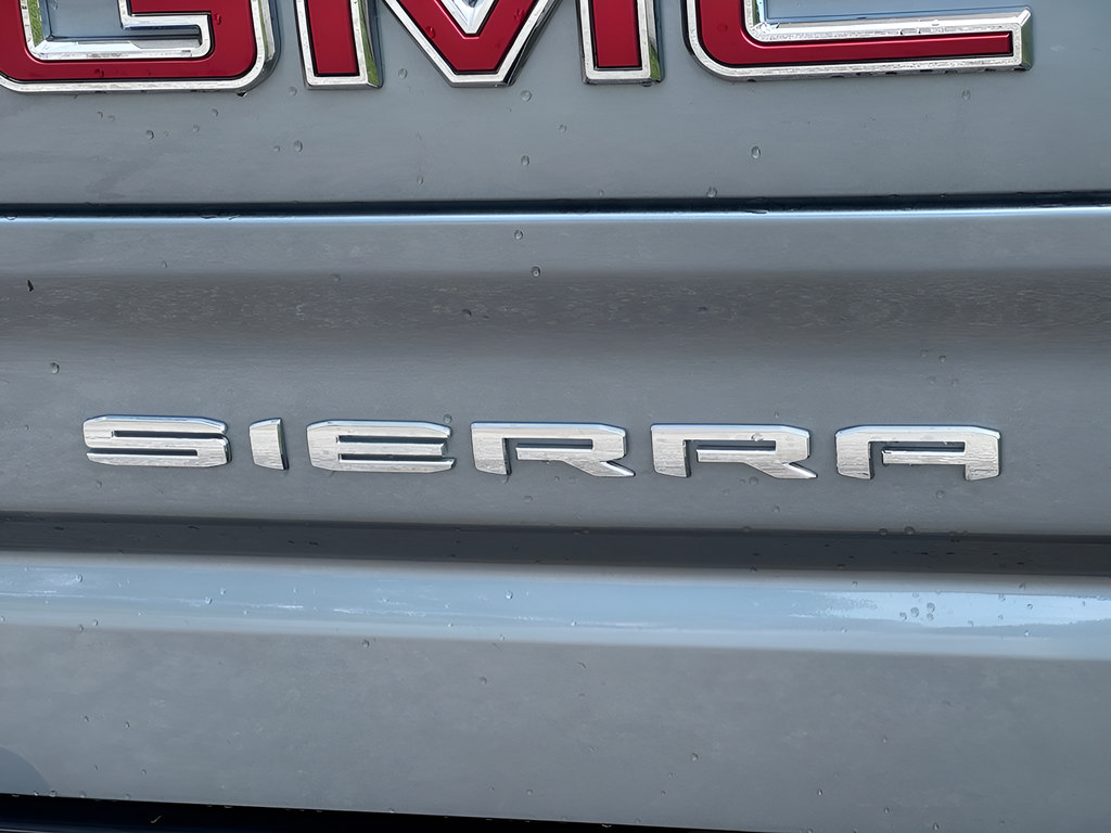 Used 2024 GMC Sierra 1500 SLT w/ SLT Premium Plus Package AWD/4WD image 9