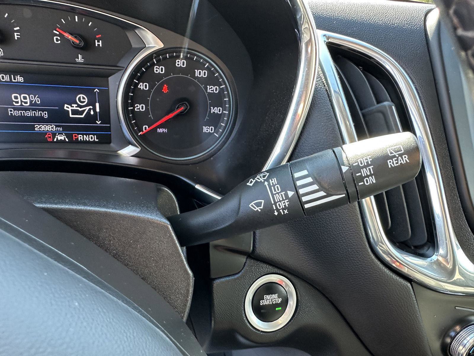 Used 2023 Chevrolet Equinox LT image 28