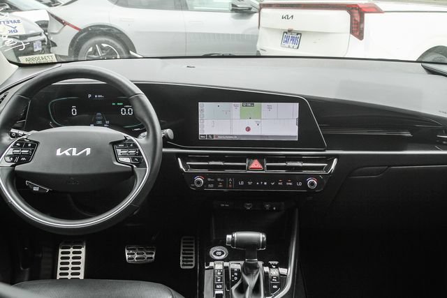 Used 2023 Kia Niro SX Touring FWD image 13
