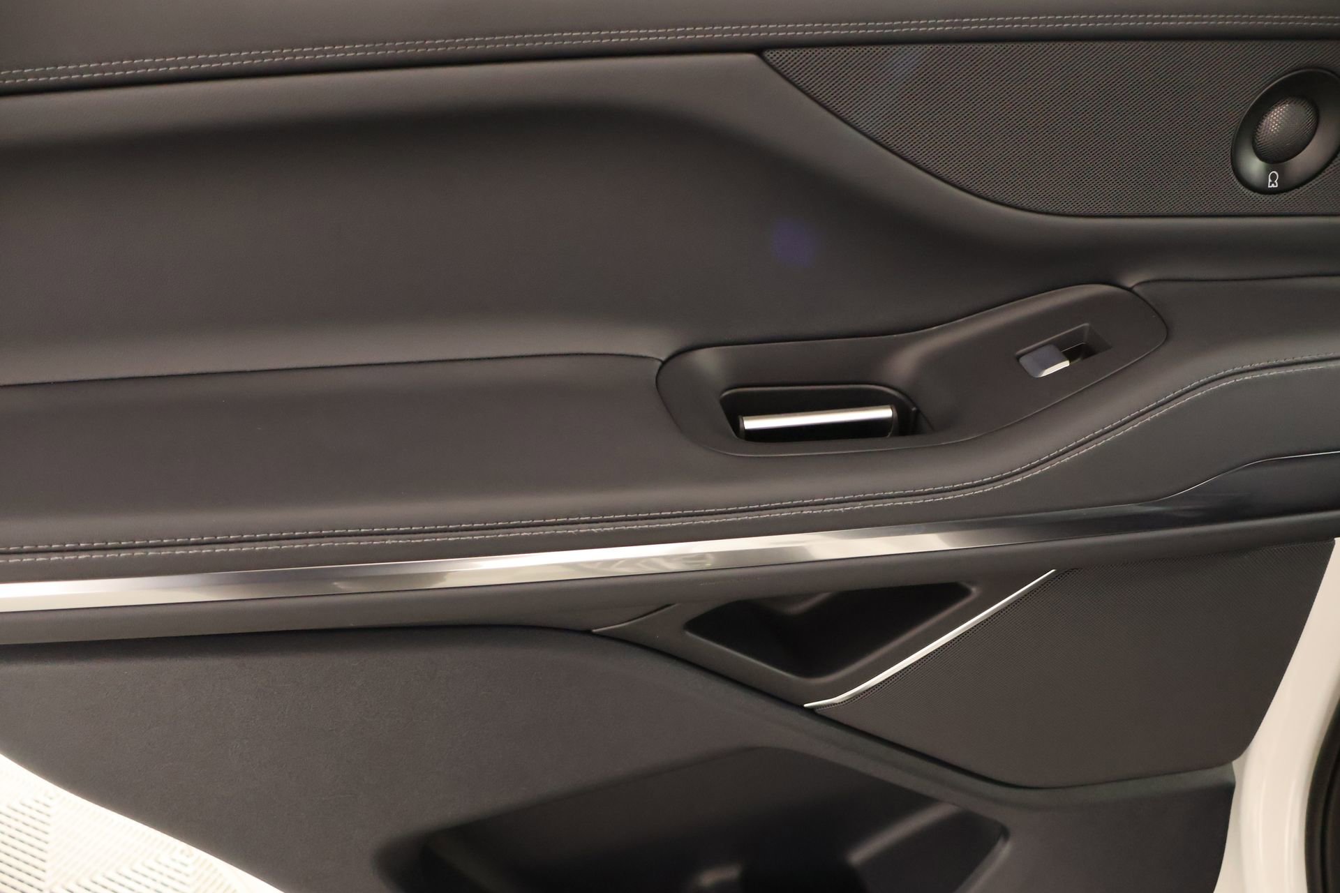 New 2026 Lincoln Navigator Premiere image 17