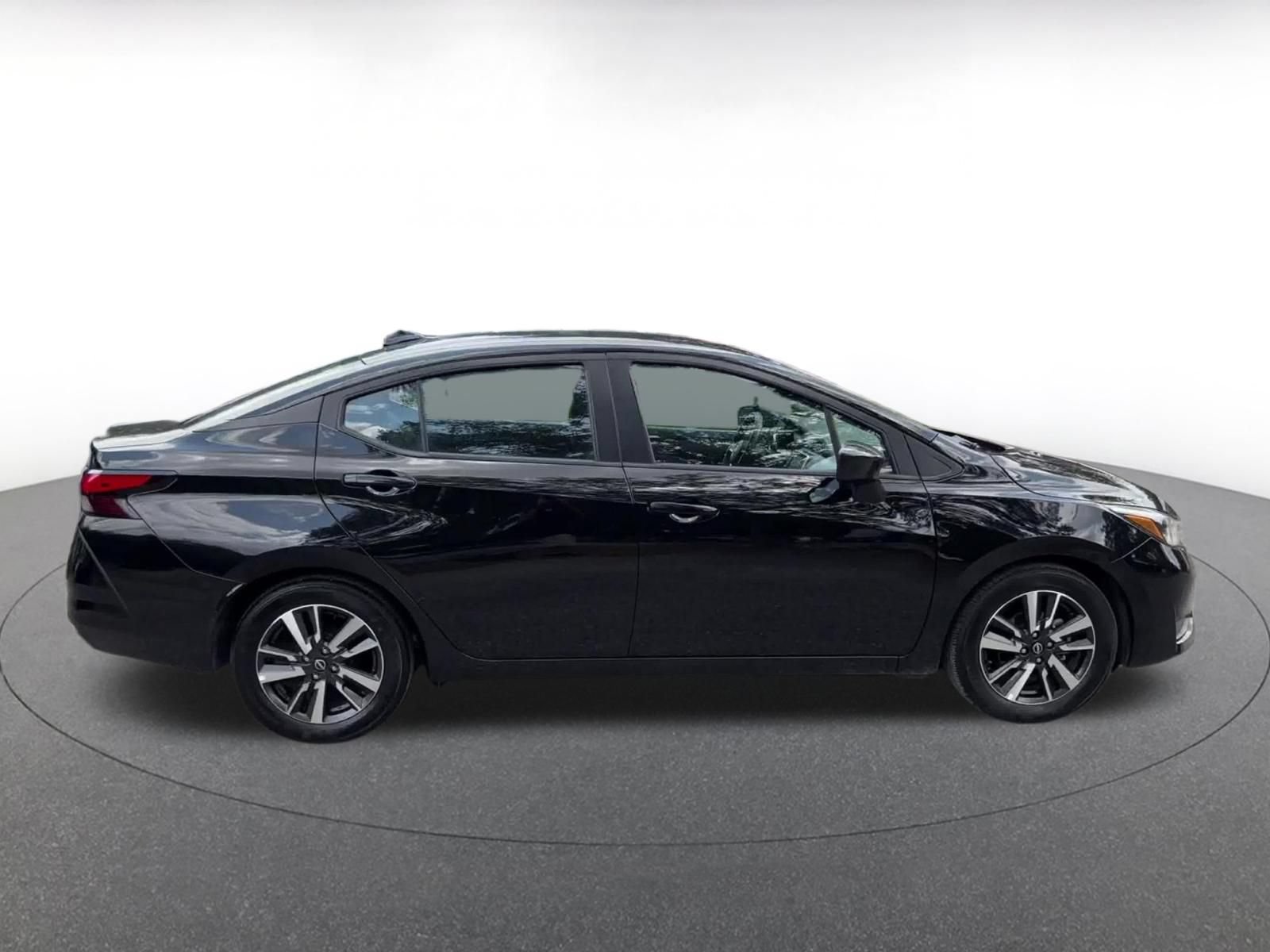 Used 2025 Nissan Versa SV FWD image 15