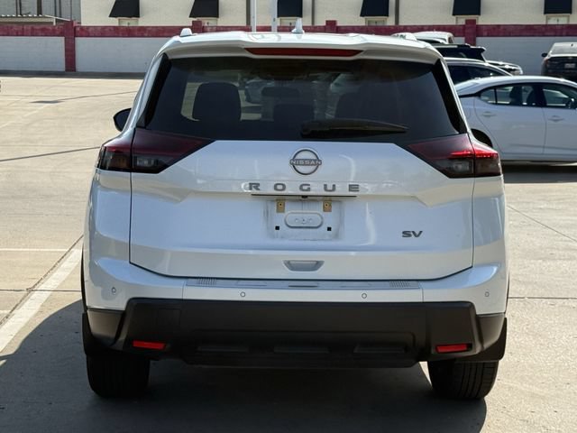 Used 2024 Nissan Rogue SV w/ SV Premium Package FWD image 5