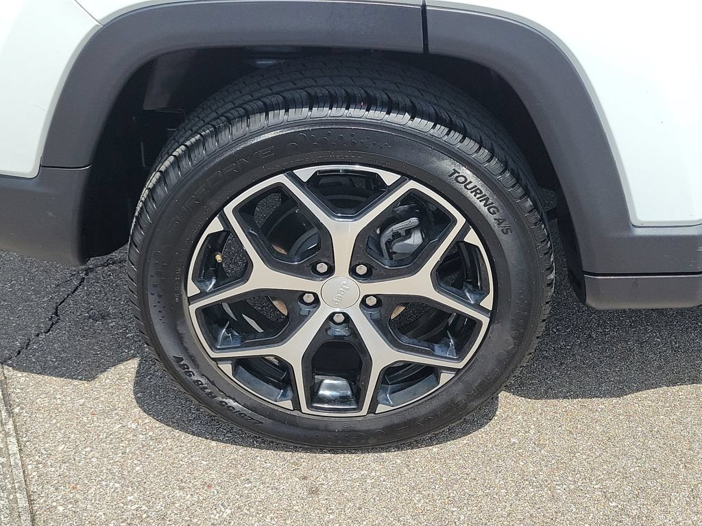 Used 2024 Jeep Compass Limited AWD/4WD image 5