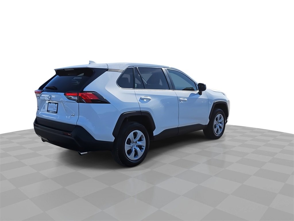 Used 2024 Toyota RAV4 LE image 8