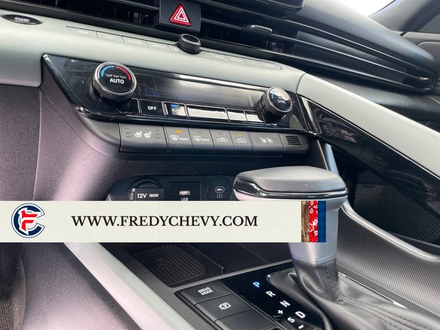 Used 2025 Hyundai Elantra Limited FWD image 18
