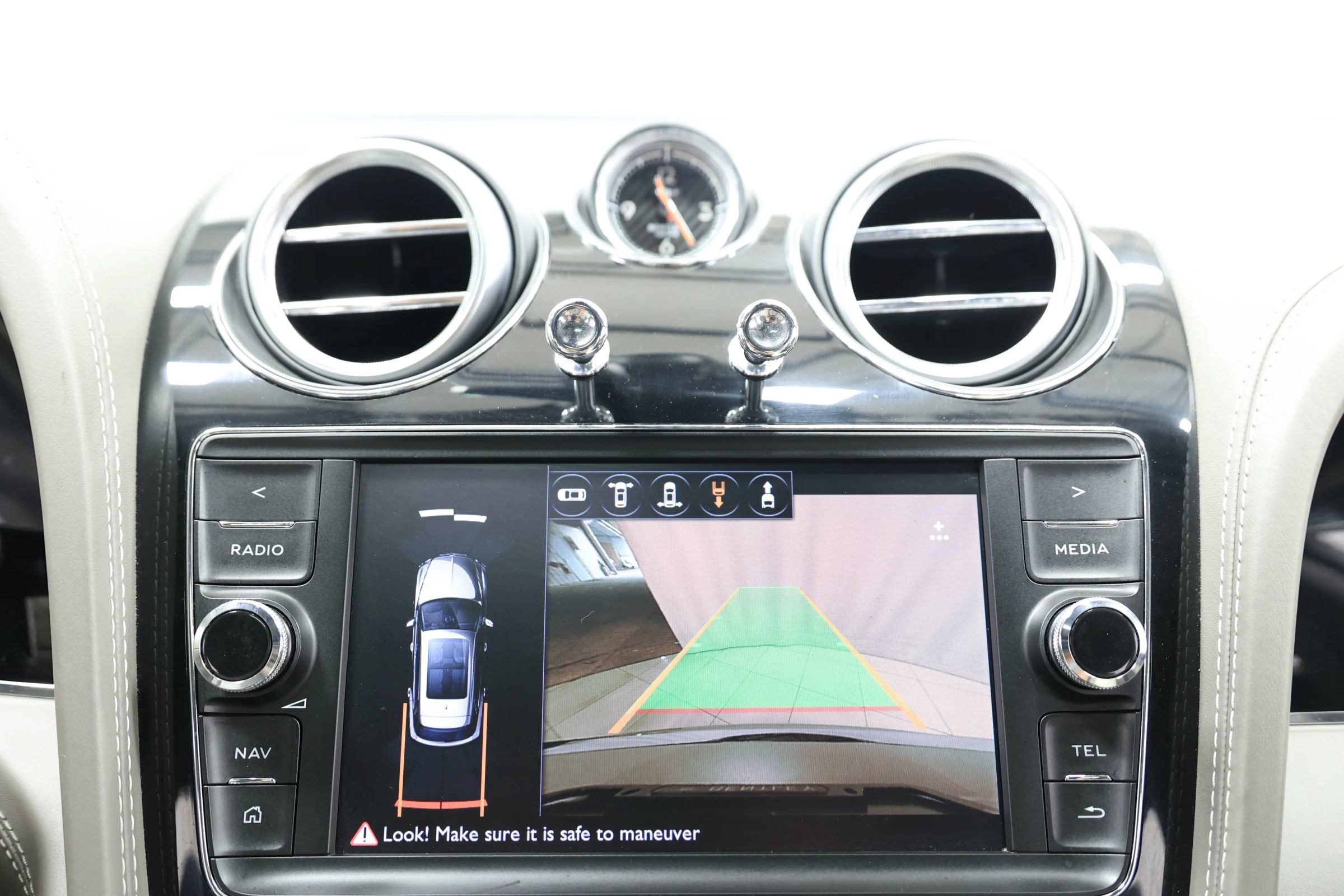 Used 2018 Bentley Bentayga Onyx Edition AWD/4WD image 38