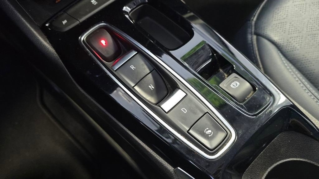 Certified 2022 Chevrolet Bolt EUV LT w/ Convenience Package image 24