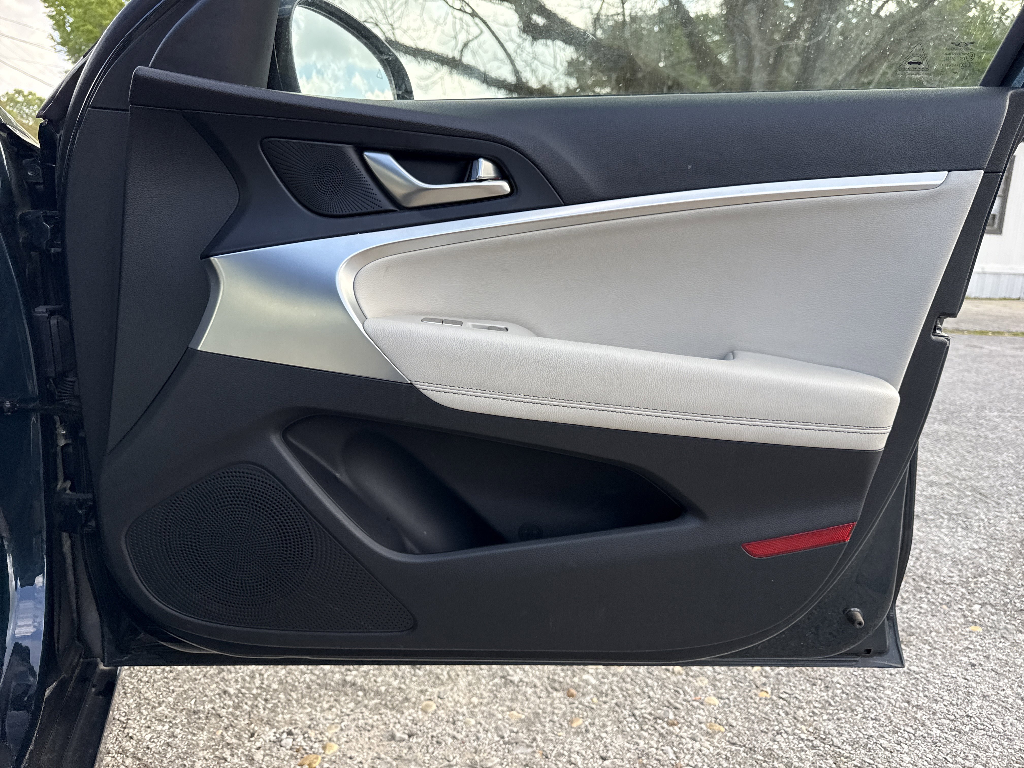 Used 2024 Genesis G70 2.5T image 26