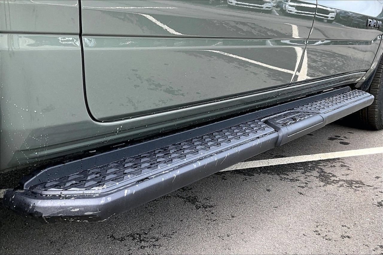New 2026 RAM 1500 Express AWD/4WD image 9