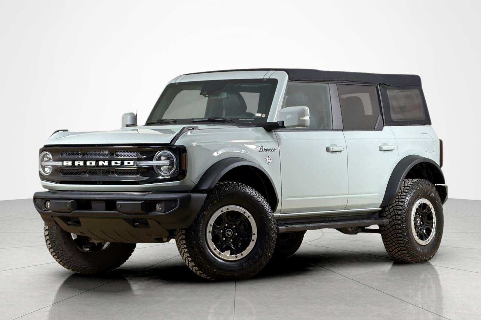 Used 2022 Ford Bronco Outer Banks w/ Sasquatch Package AWD/4WD image 1