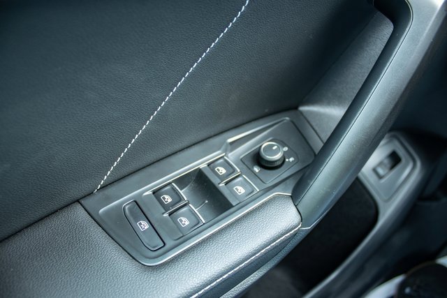 Used 2023 Volkswagen Tiguan SE image 35