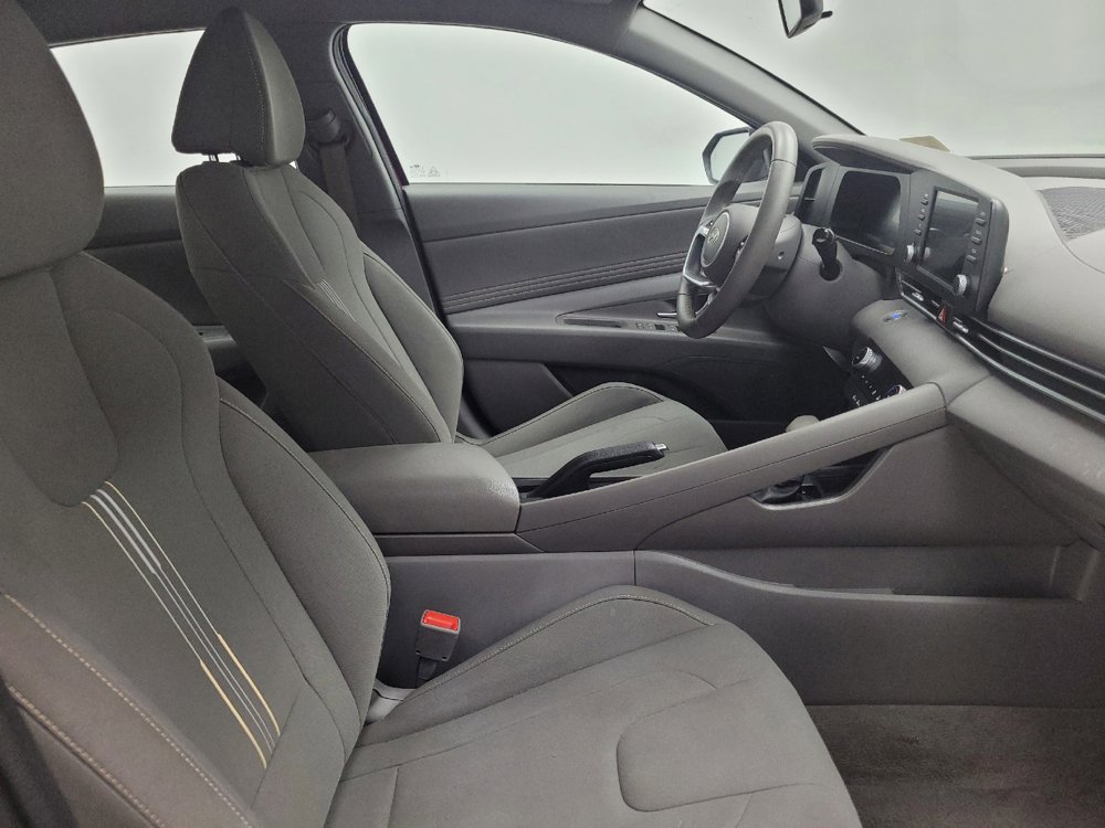 Used 2025 Hyundai Elantra Sport FWD image 21