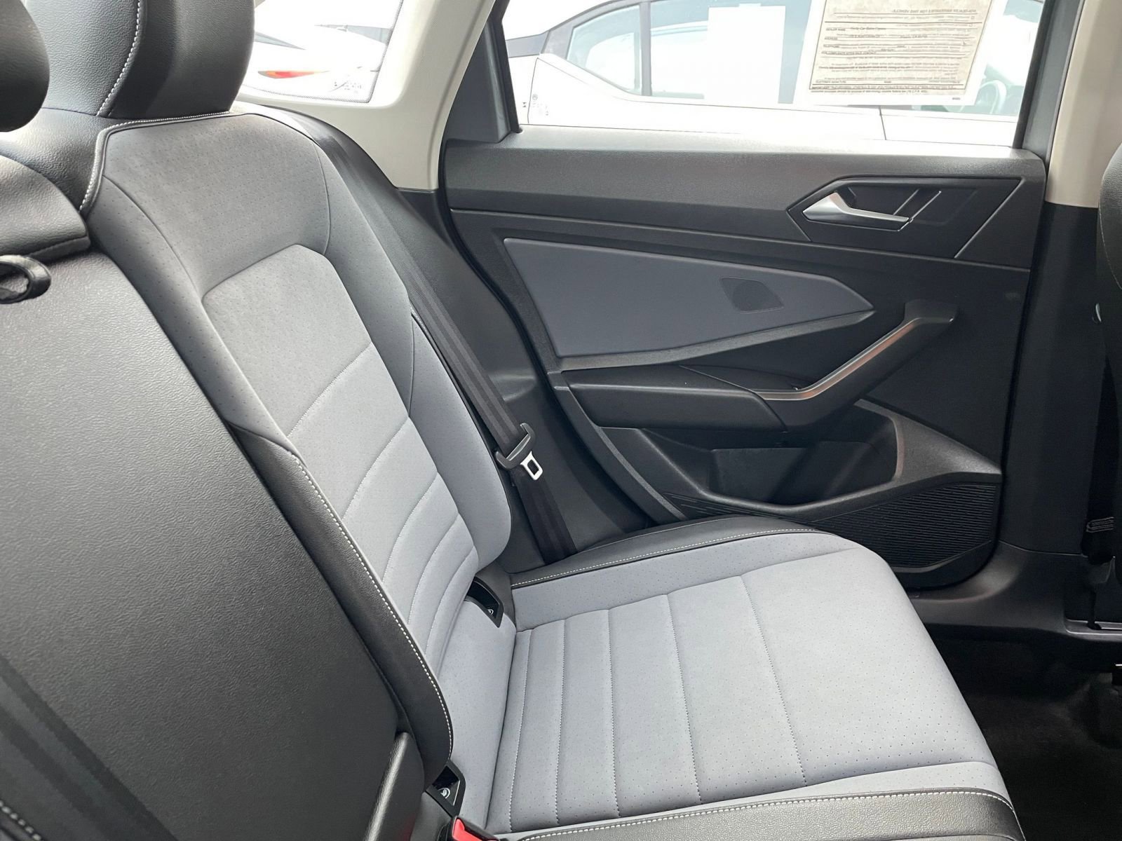 Used 2025 Volkswagen Jetta SE image 37