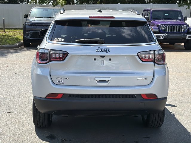 Used 2025 Jeep Compass Latitude AWD/4WD image 12