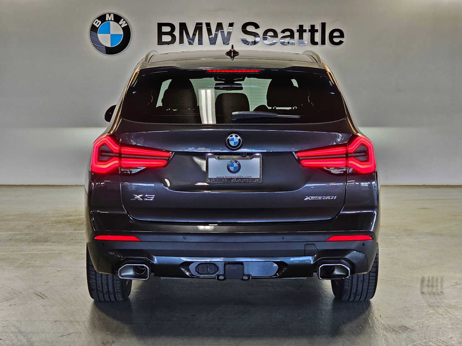 Used 2023 BMW X3 xDrive30i w/ Premium Package AWD/4WD image 5