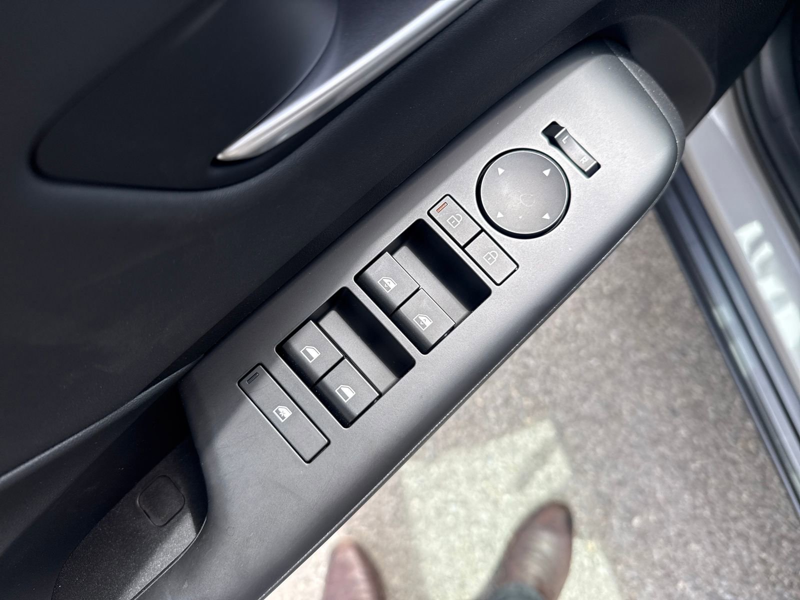New 2026 Hyundai Kona Limited AWD/4WD image 12