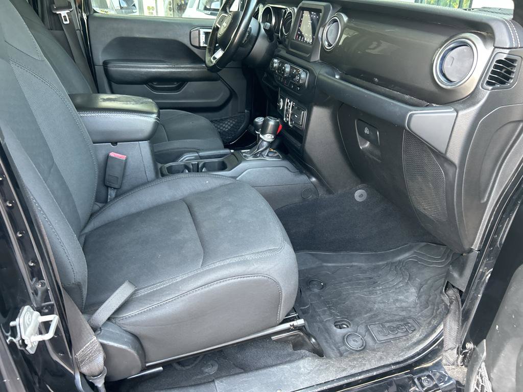 Used 2019 Jeep Wrangler Unlimited Sahara image 12