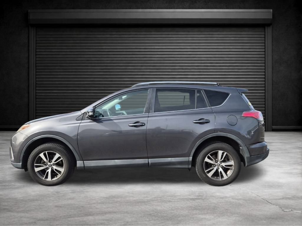 Used 2018 Toyota RAV4 XLE image 10