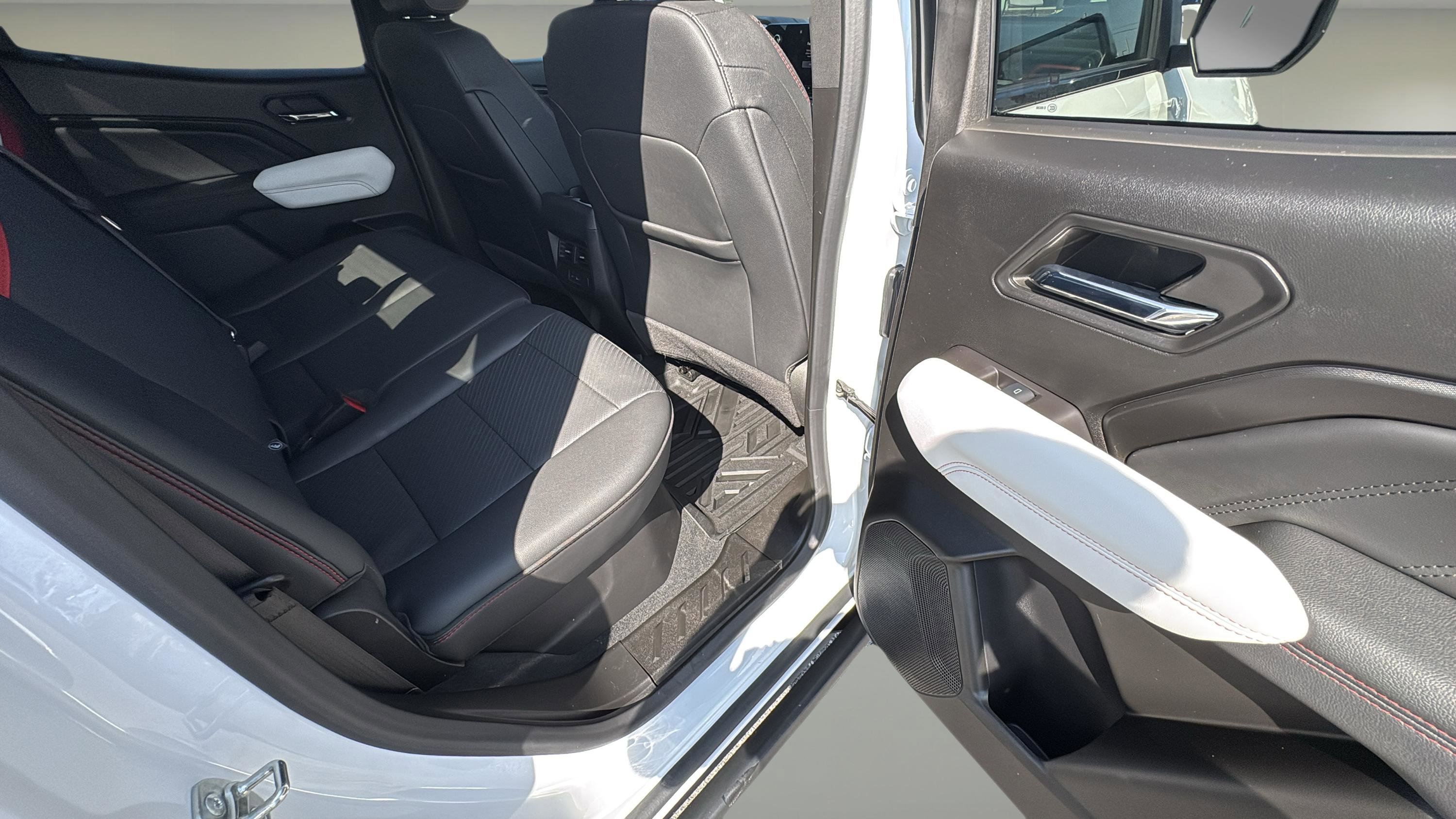 Used 2024 GMC Canyon AT4X w/ AT4X AEV Edition AWD/4WD image 26