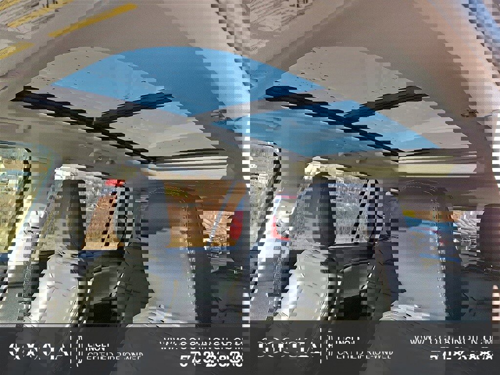 Certified 2025 Lincoln Aviator AWD image 14