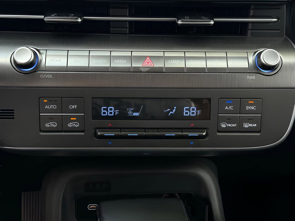 Used 2025 Hyundai Kona SEL AWD/4WD image 29