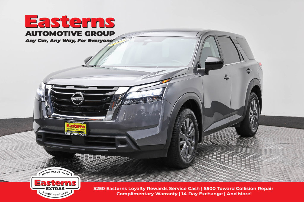 Used 2024 Nissan Pathfinder S AWD/4WD image 1