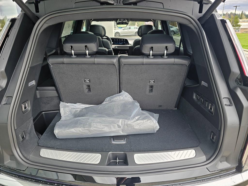 New 2026 Cadillac Vistiq Luxury image 14