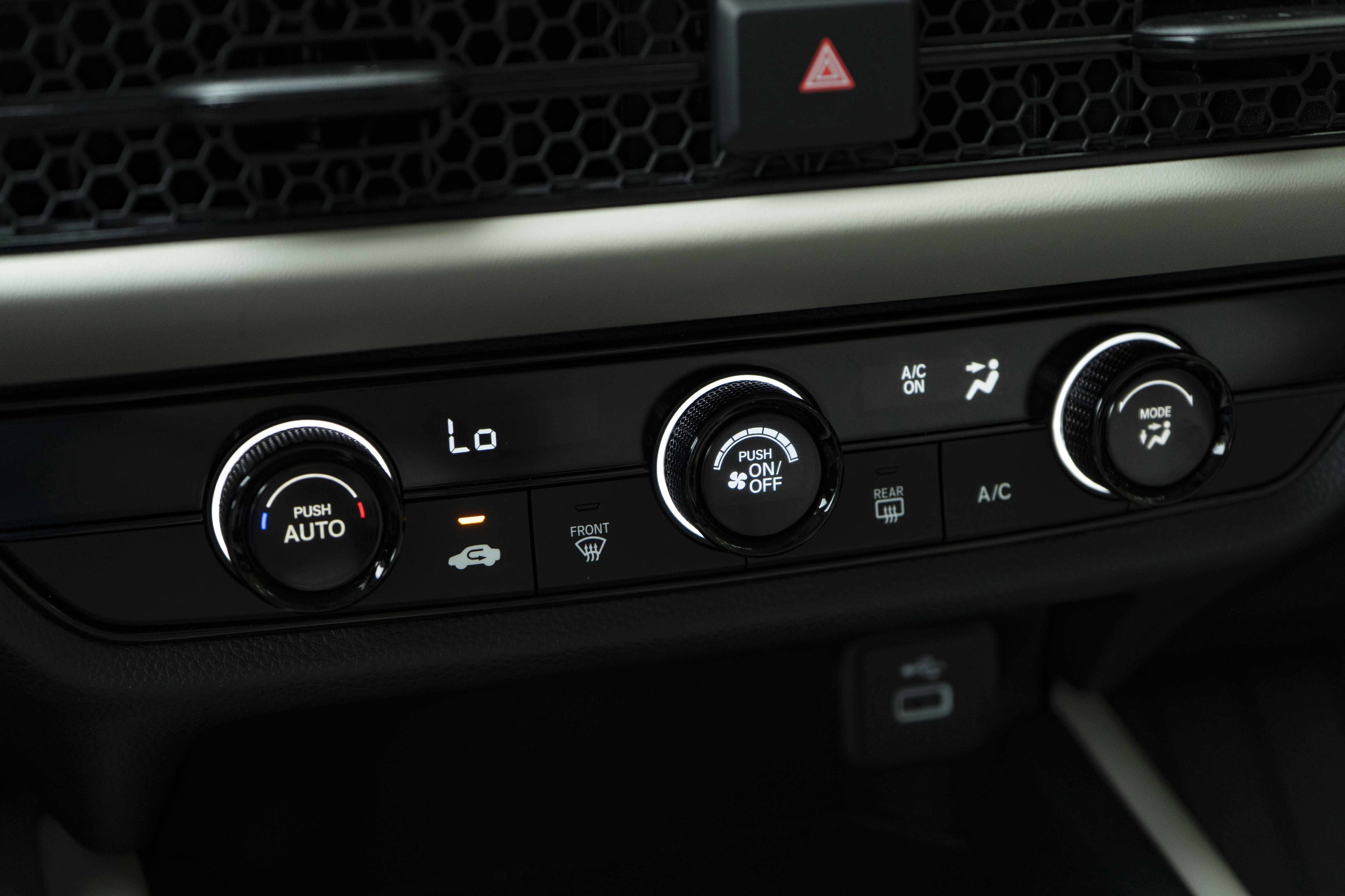 Used 2025 Honda HR-V LX image 32
