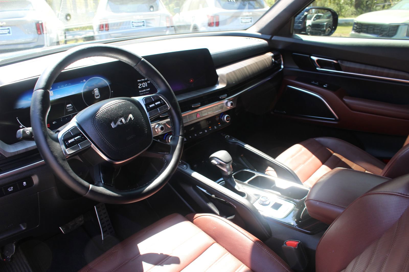 Certified 2024 Kia Telluride SX Prestige w/ Towing Package image 21