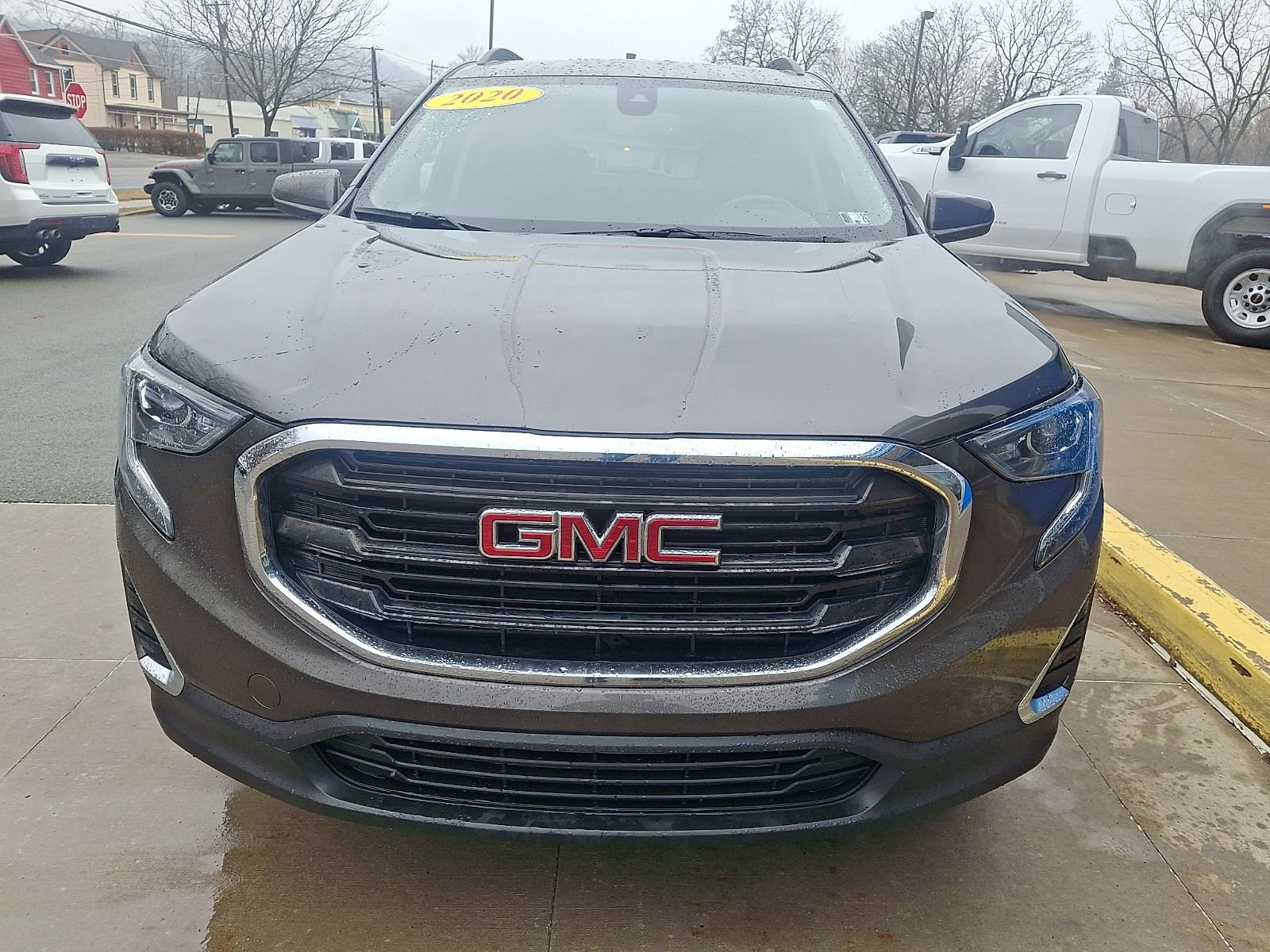 Used 2020 GMC Terrain SLE w/ Driver Convenience Package image 2