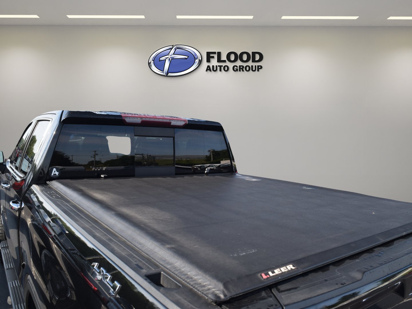 Used 2019 GMC Sierra 1500 SLT w/ SLT Convenience Package AWD/4WD image 7