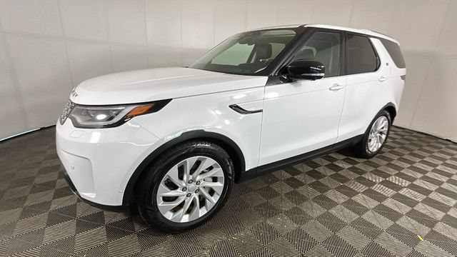 Used 2024 Land Rover Discovery S AWD/4WD image 6