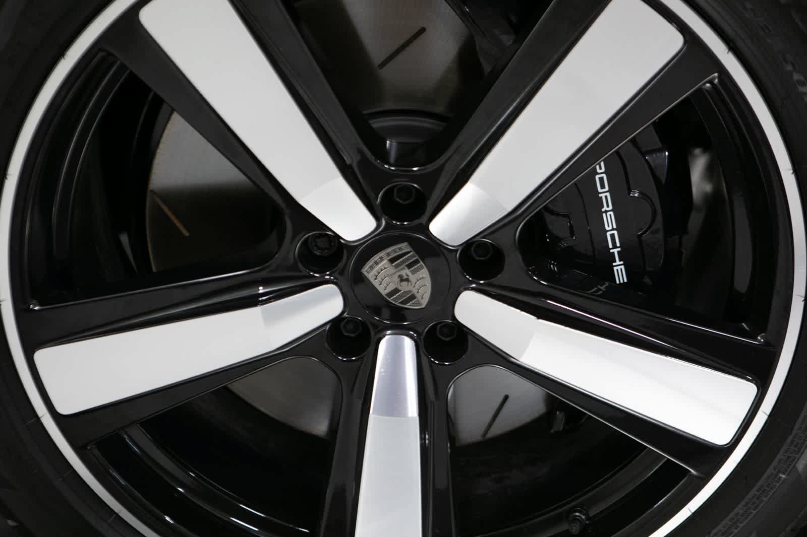 New 2026 Porsche Cayenne Turbo AWD/4WD image 11