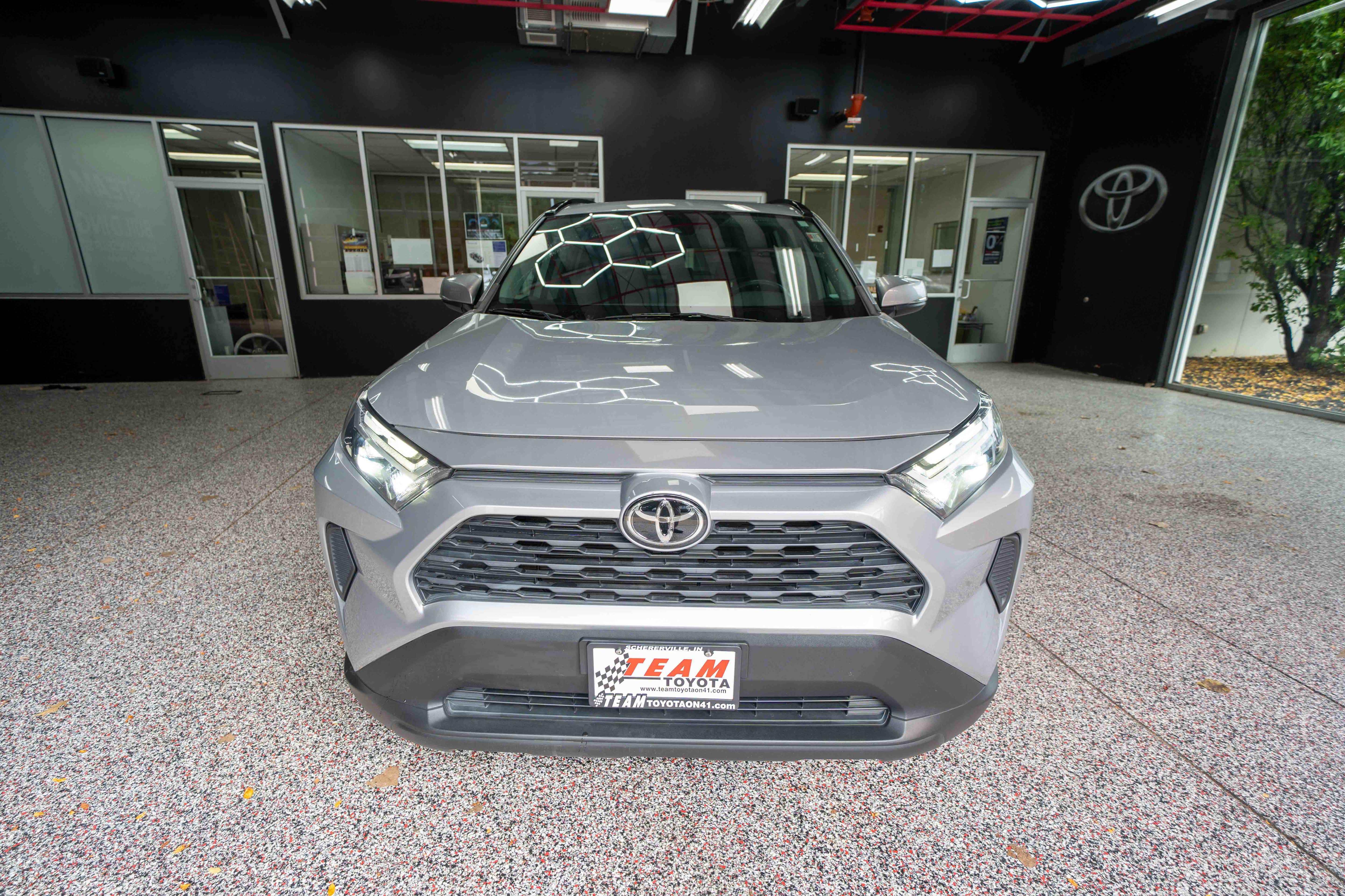 Used 2022 Toyota RAV4 XLE w/ Convenience Package AWD/4WD image 6