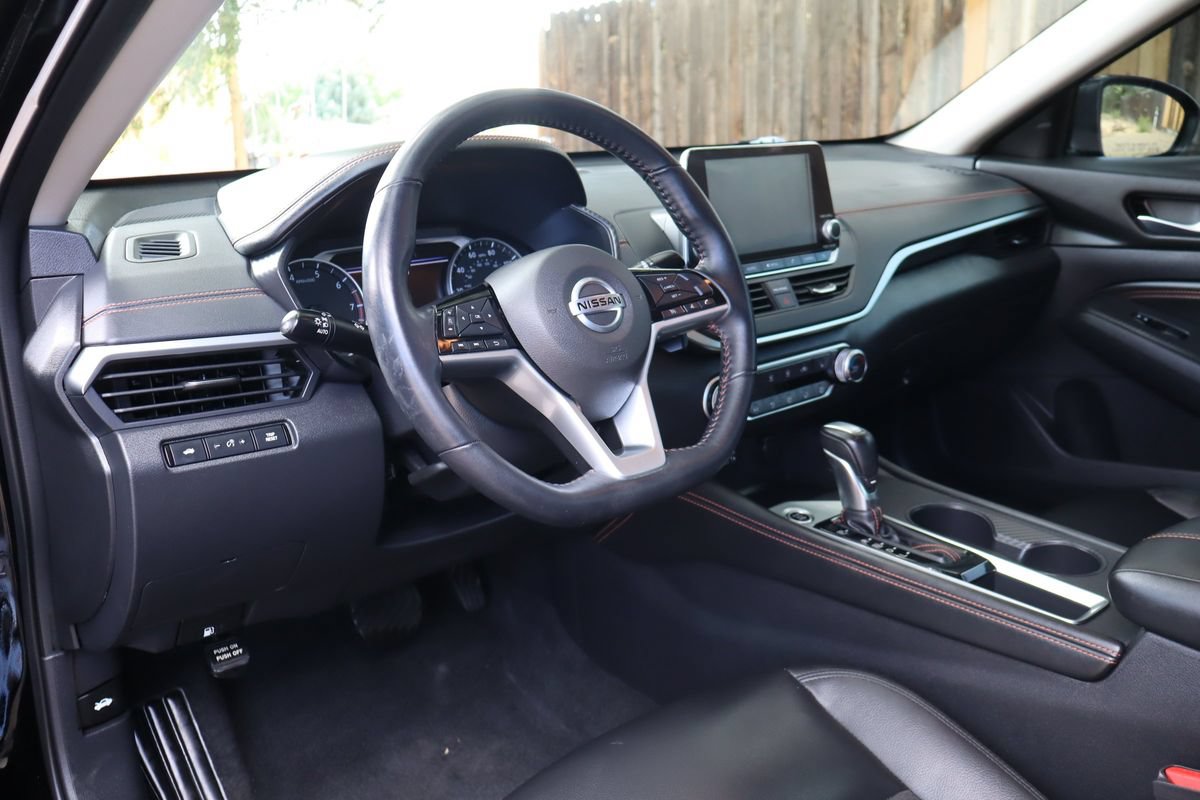 Used 2020 Nissan Altima 2.5 SR w/ Premium Package FWD image 15