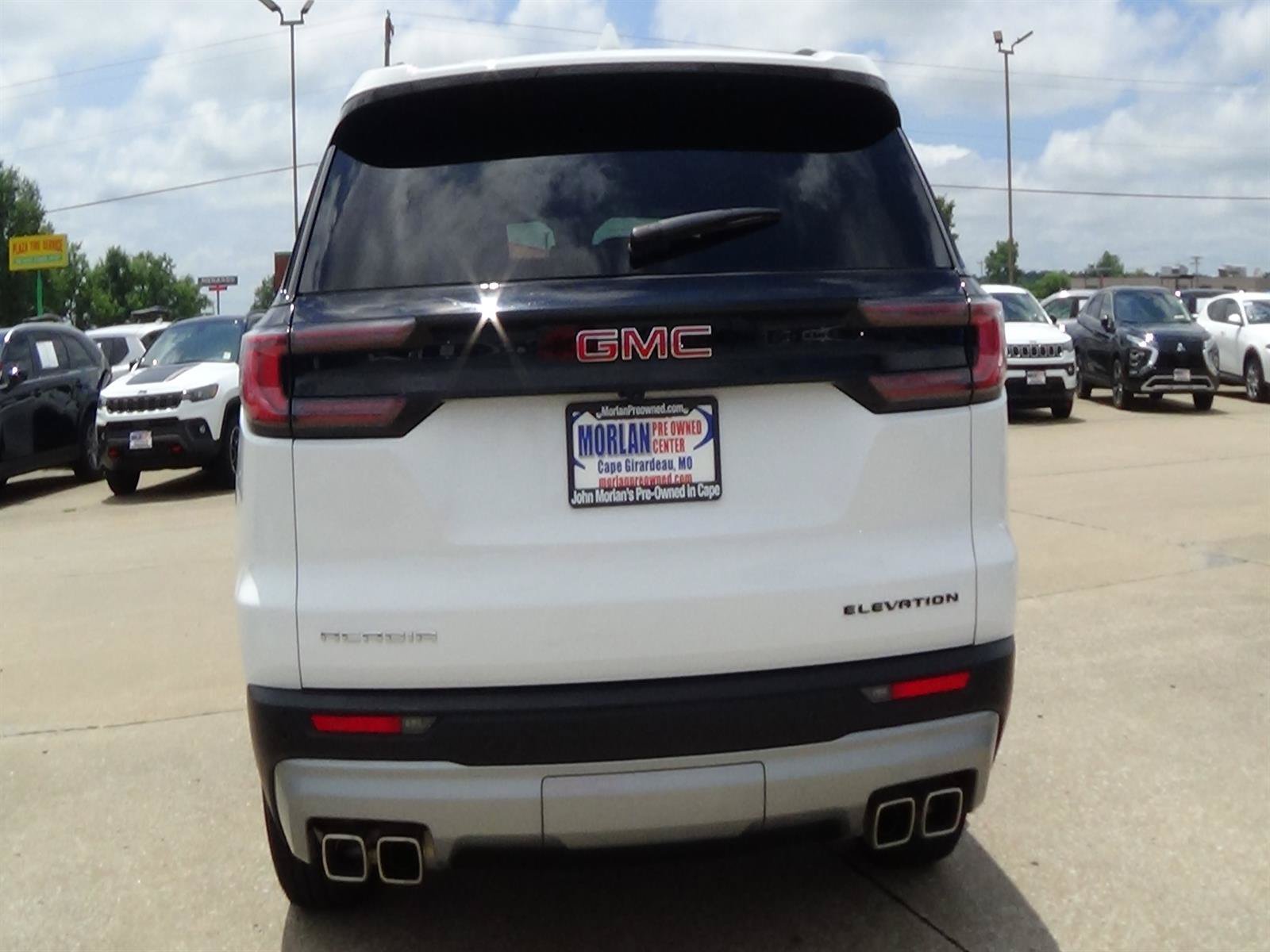 Used 2025 GMC Acadia Elevation FWD image 7