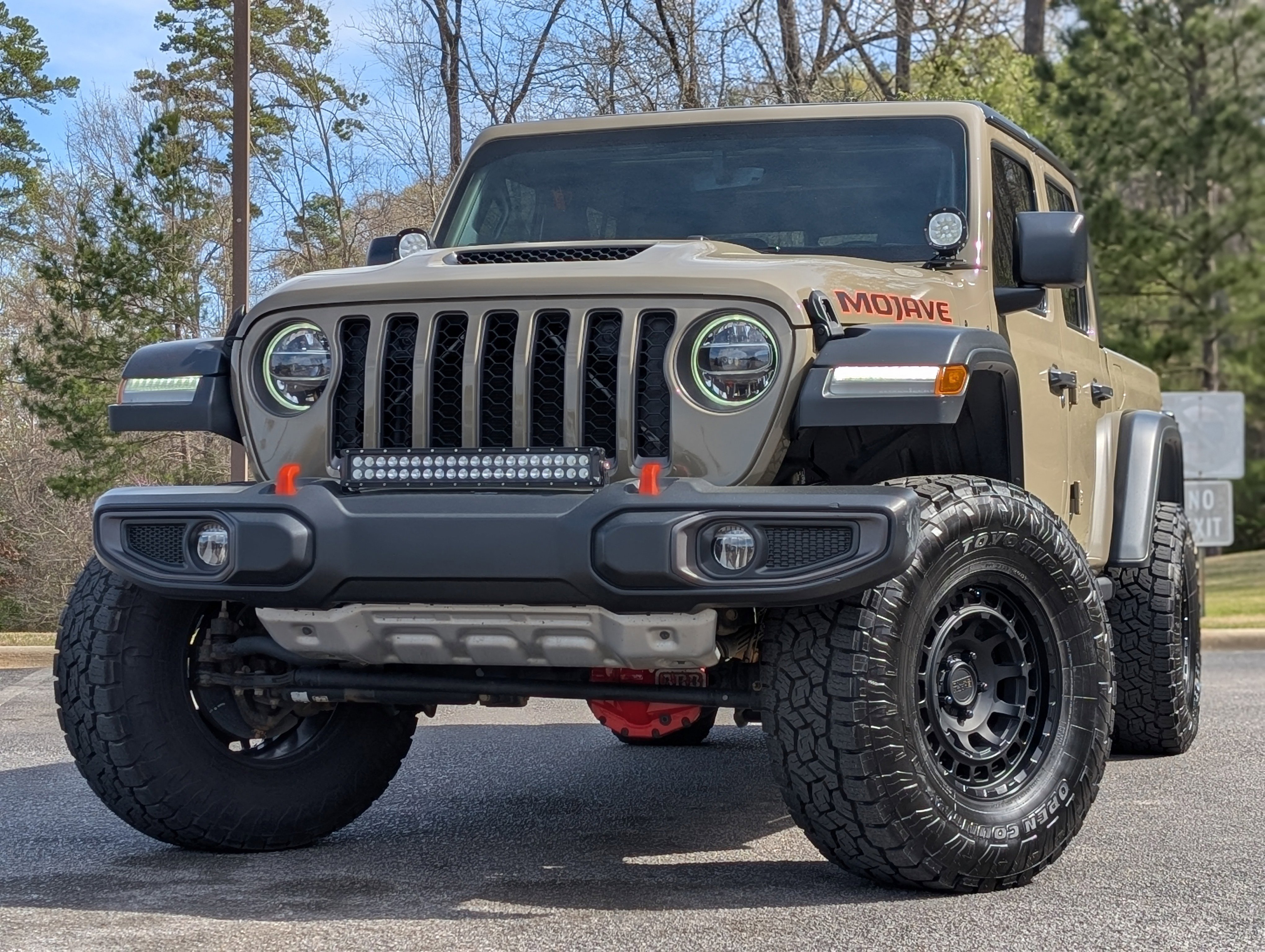 Used 2020 Jeep Gladiator Mojave image 1