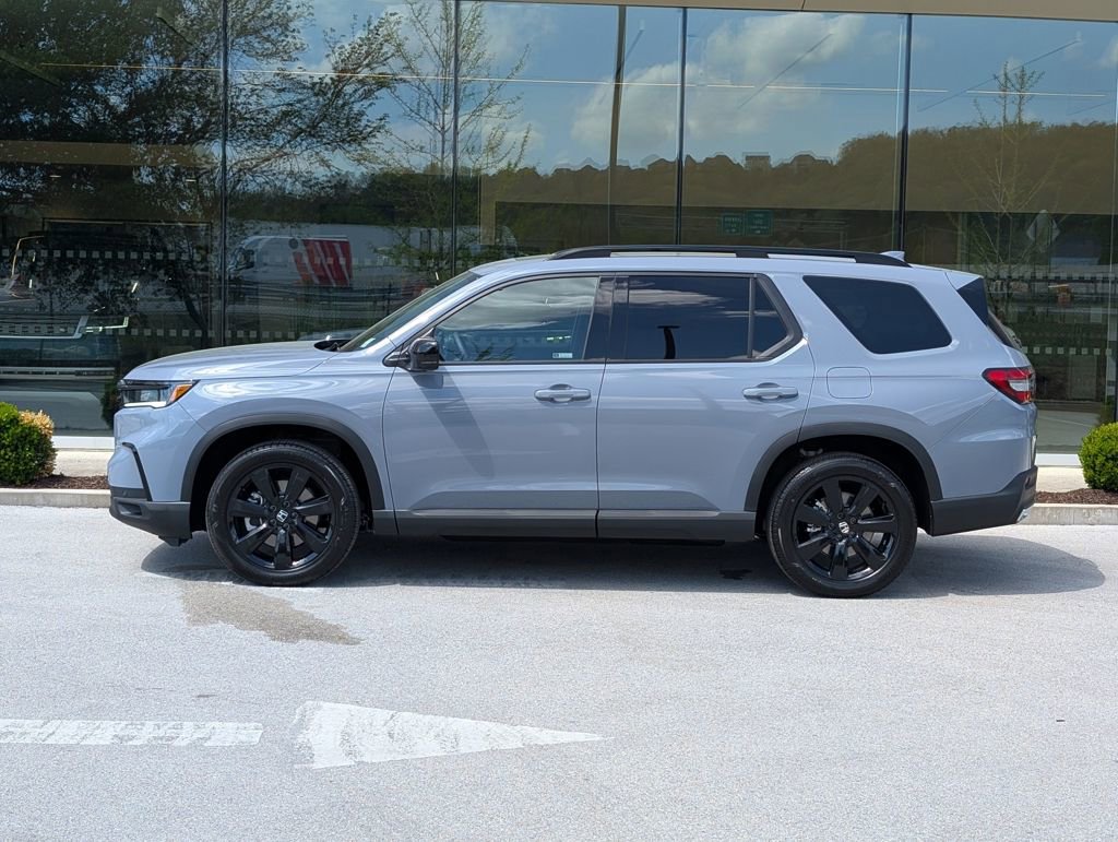 Used 2025 Honda Pilot Black Edition image 2
