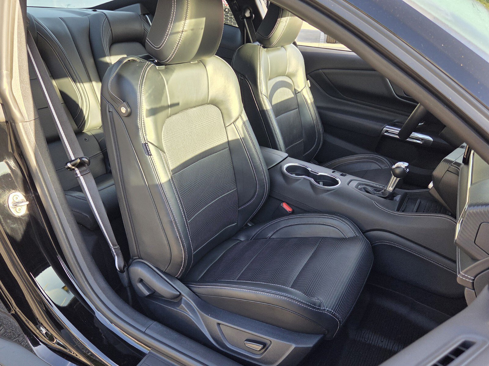 Used 2024 Ford Mustang Premium RWD image 22