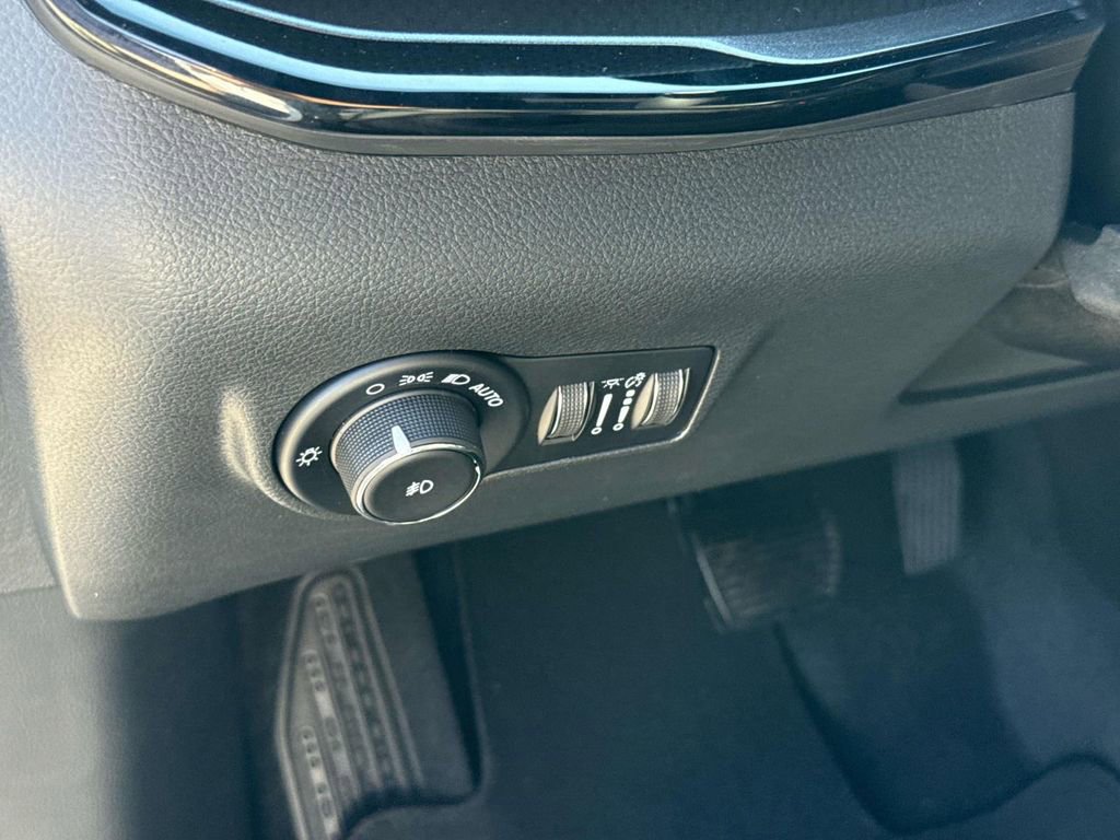 New 2026 Jeep Compass Latitude image 23